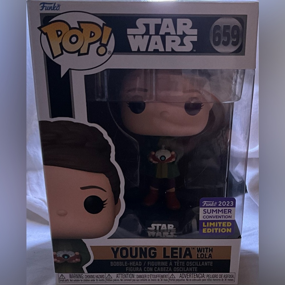 Limited edition young Leía funko pop